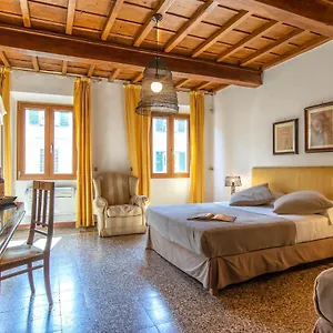 Mdr Gia Via Larga Bed & Breakfast